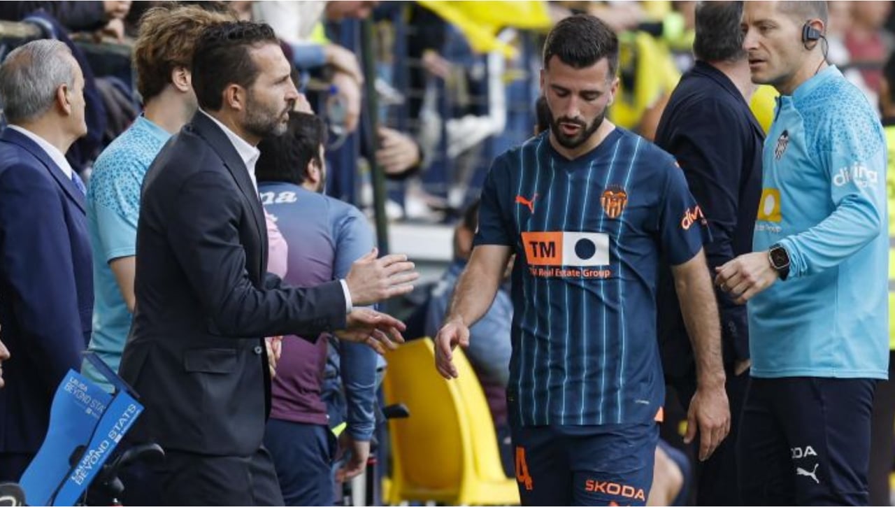 De la Fuente sorprende con su elección para sustituir al lesionado Gayà 