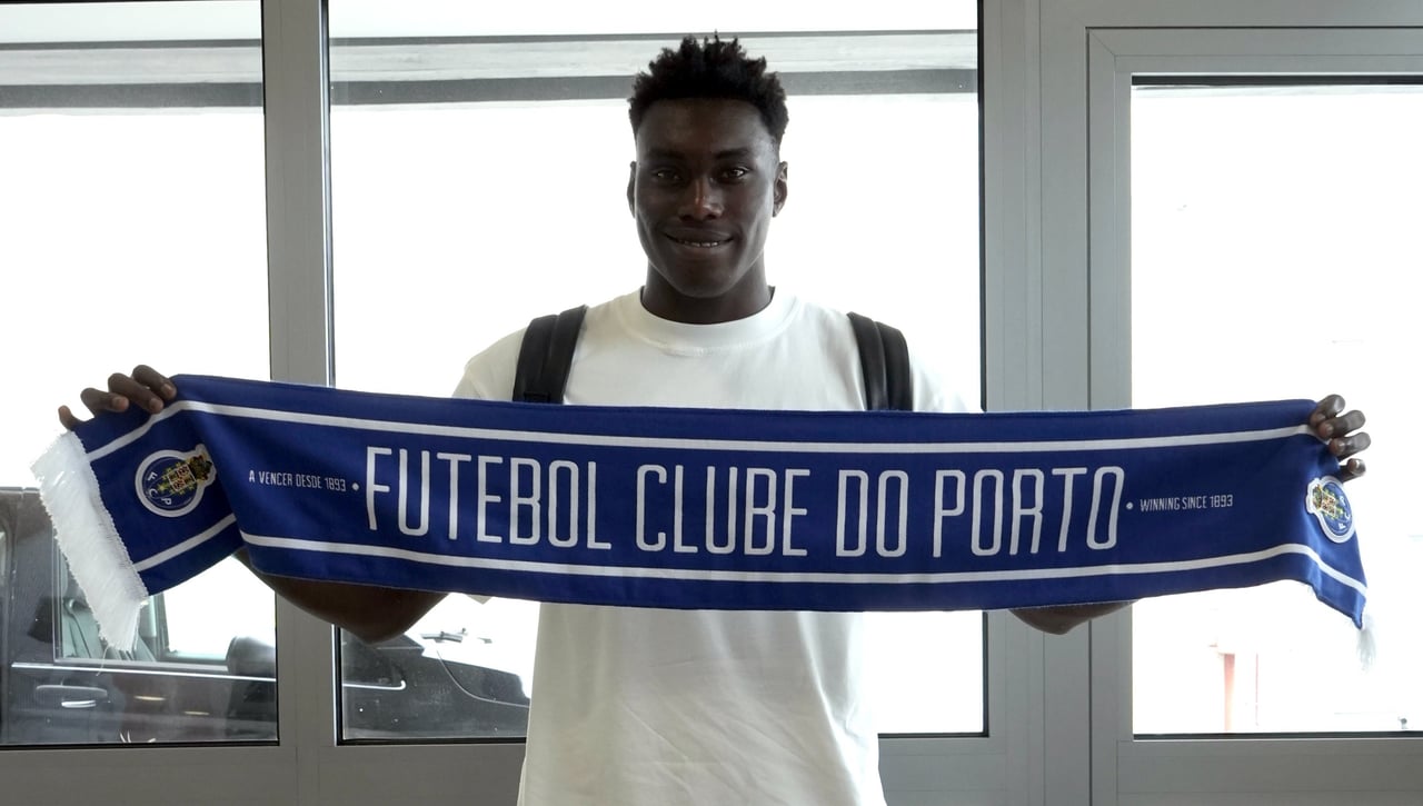 El Sevilla se vuelve a tirar de los pelos por Samu Omorodion