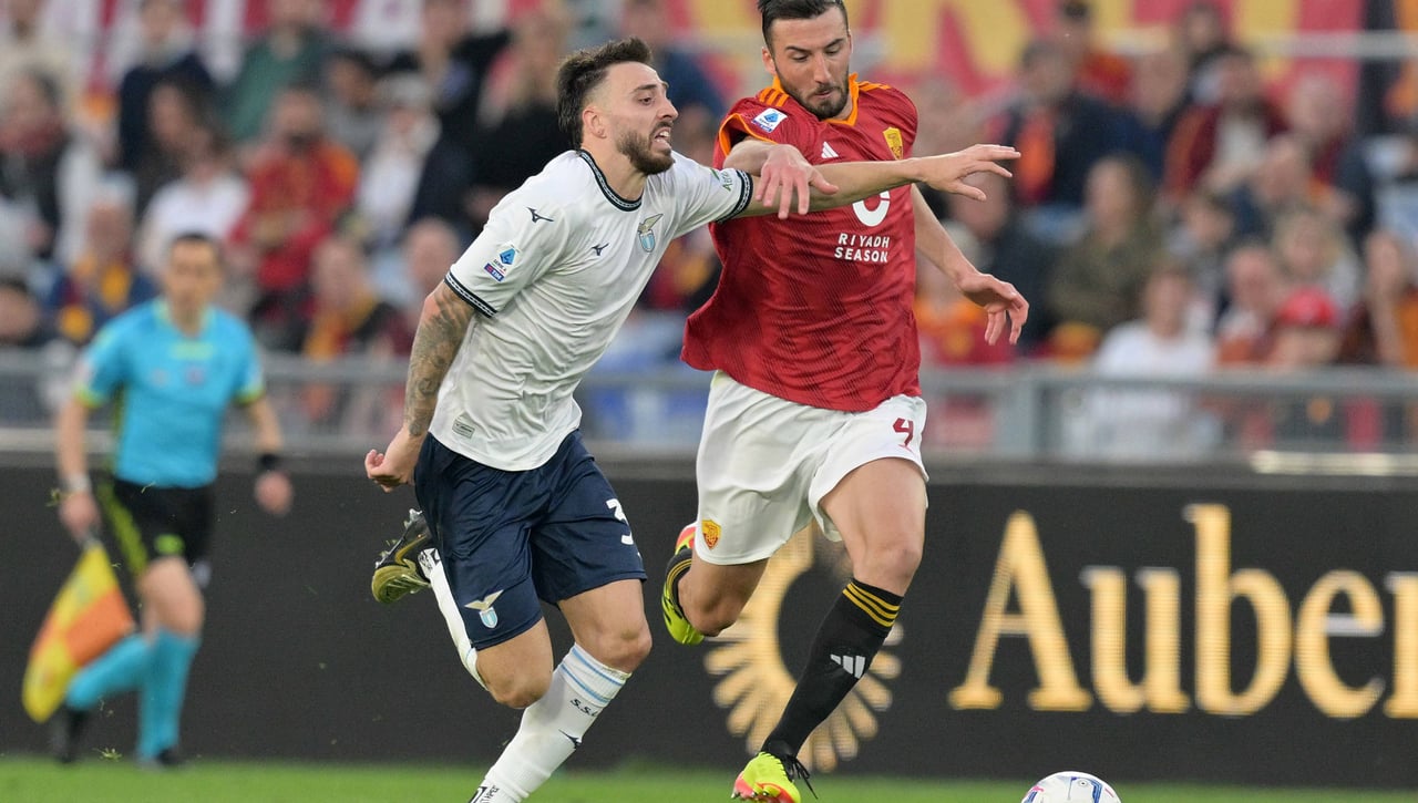 Salió por la puerta de atrás del Real Madrid y ahora puede volver para reforzar la zaga