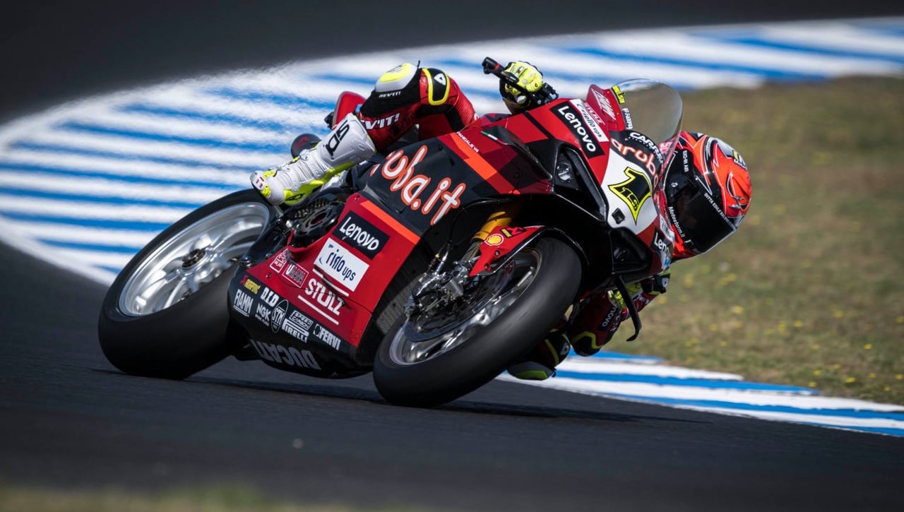 Triplete de Álvaro Bautista en Barcelona