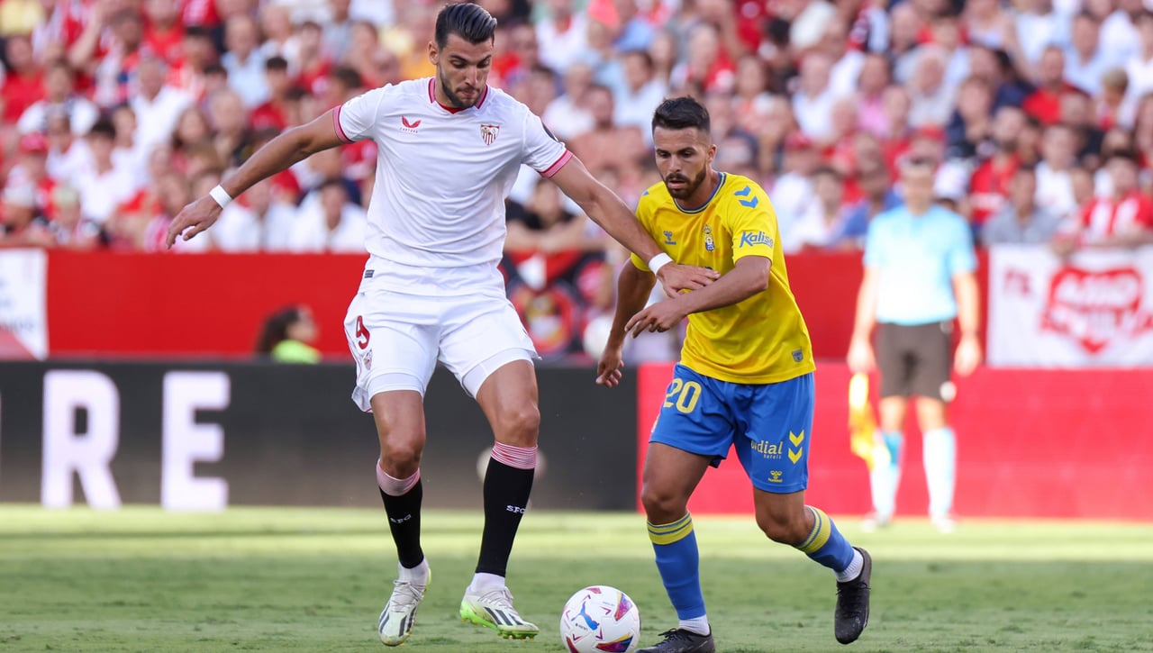 Las exigencias del Sevilla por Rafa Mir