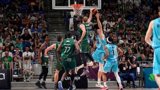 Unicaja logra la gesta y el Real Madrid le hace un lío histórico al Baskonia