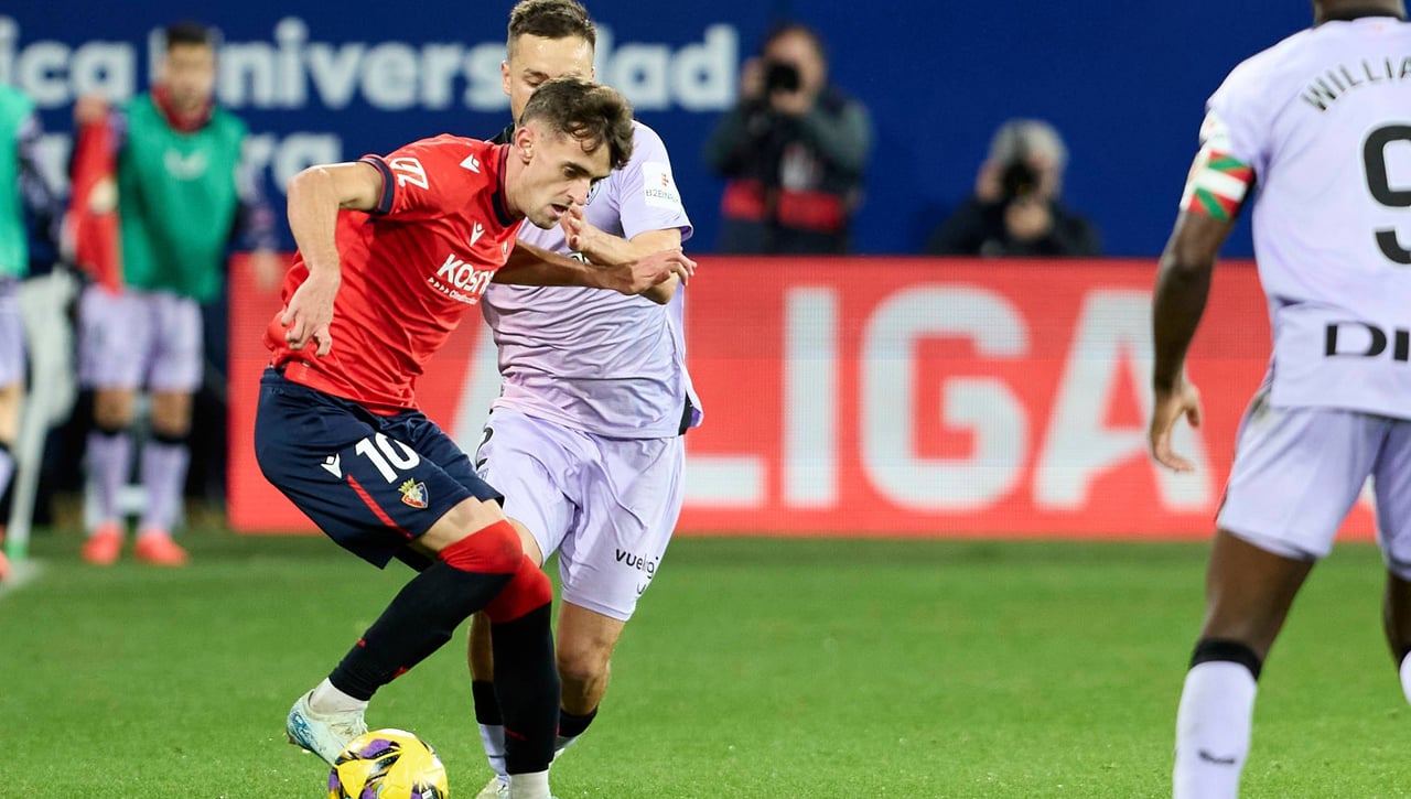Osasuna vuelve a los entrenamientos y Aimar Oroz acapara el protagonismo