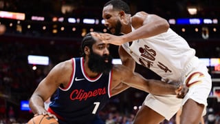 Cuántos jugadores conforman una plantilla de NBA