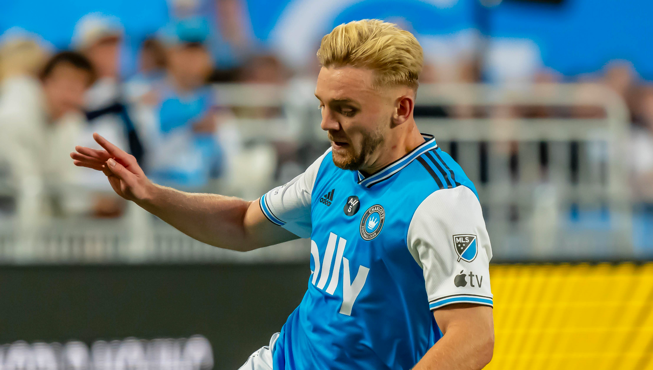 El recambio de Bryan Zaragoza ya está en Granada en pleno cierre del mercado de fichajes