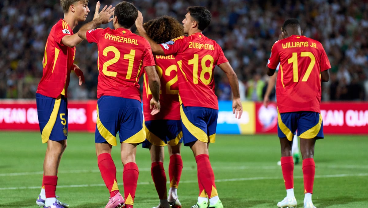 Bulgaria 0-3 España: 'La Roja' se divierte en la vuelta de Carvajal y Rodri