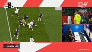 La vehemente queja de Iturralde González por el gol anulado en el Sevilla - Athletic: "No hay criterio, el VAR no hace caso" 