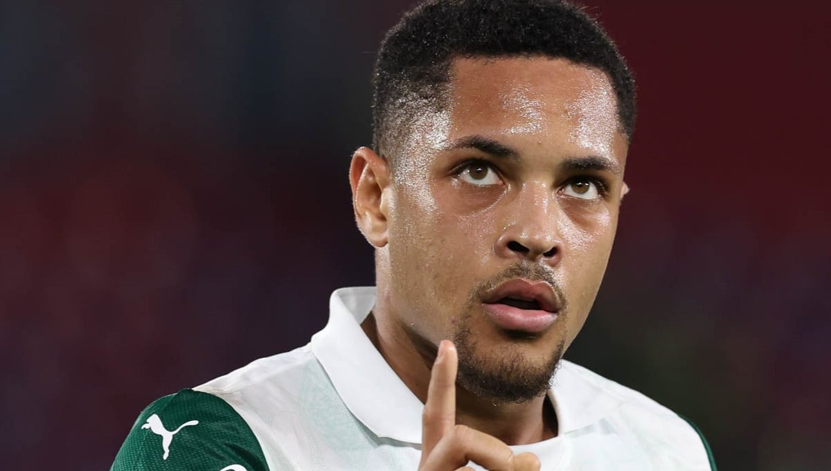 El mismo Vitor Roque del Betis: golazo espectacular y pifia escandalosa