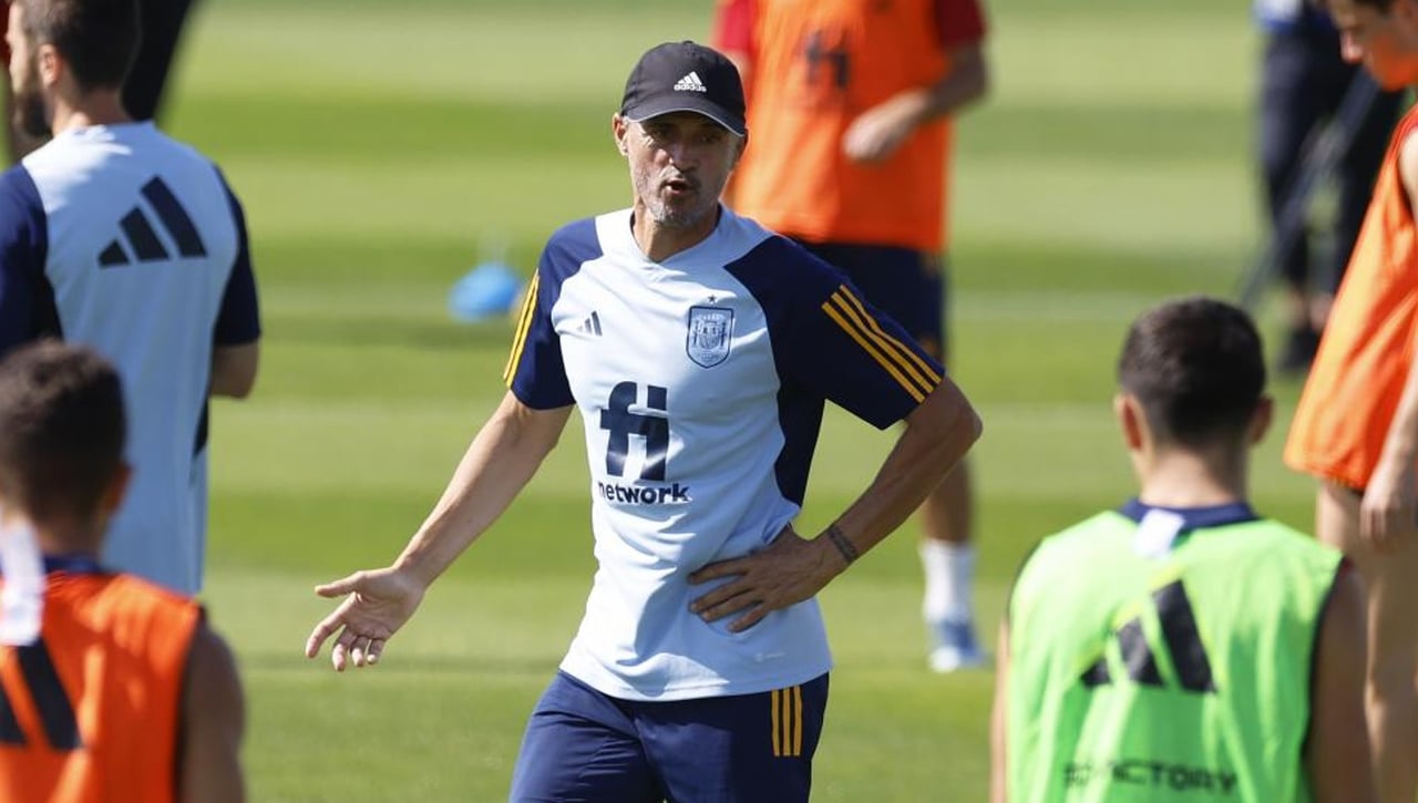 Luis Enrique y Gayà se cruzan mensajes