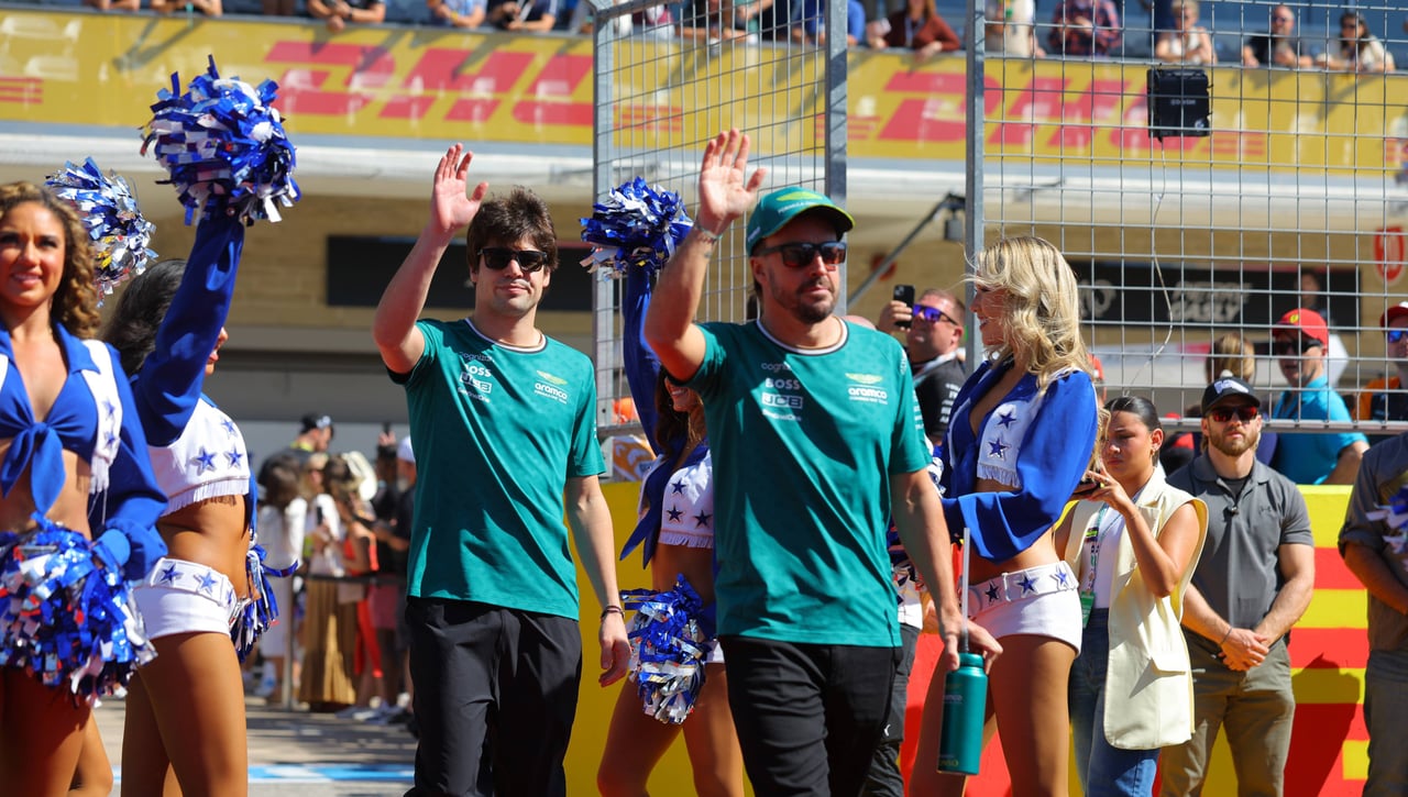 El Aston Martin evitó un ridículo a Fernando Alonso