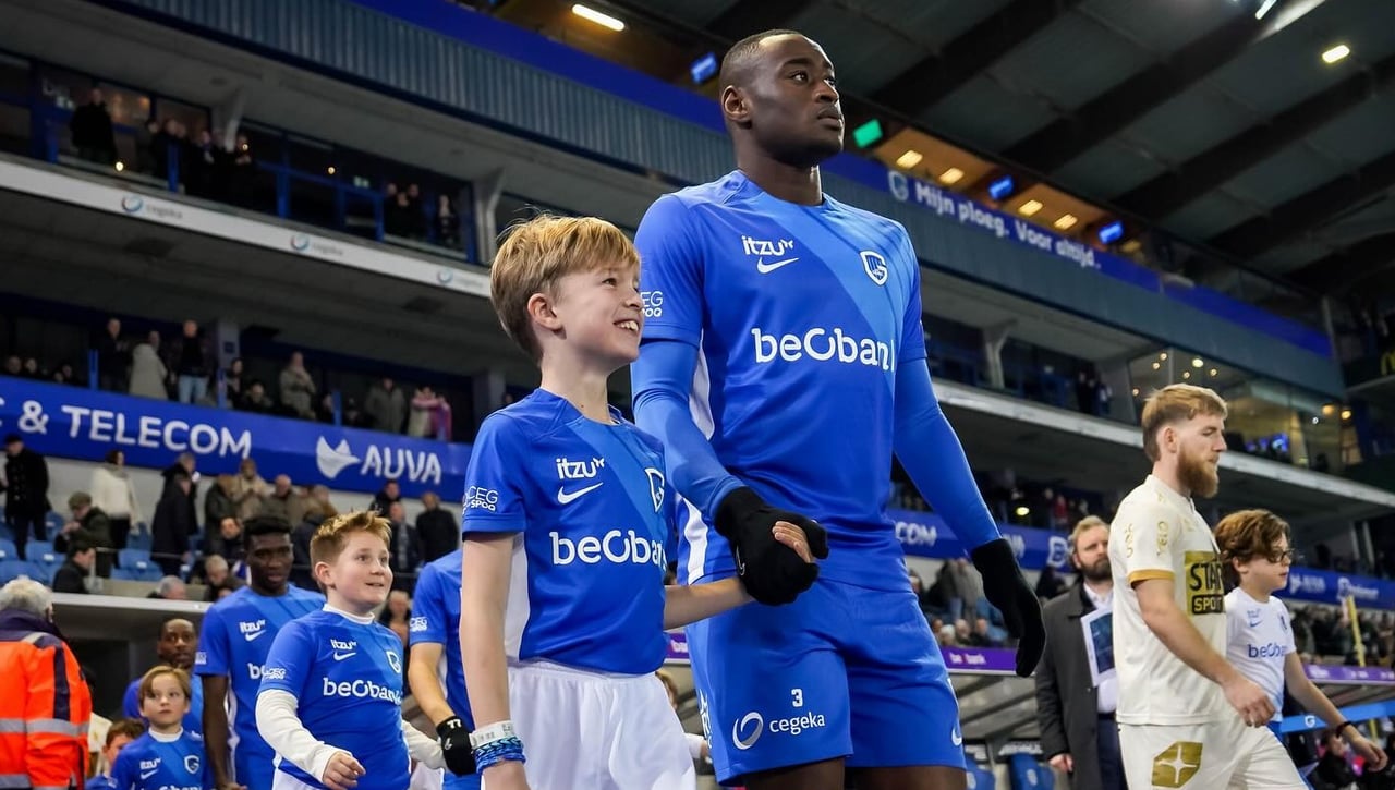 Mujaid Sadick, central del Genk, se rinde a la evidencia: "Los veo candidatos a ganar la Europa League"