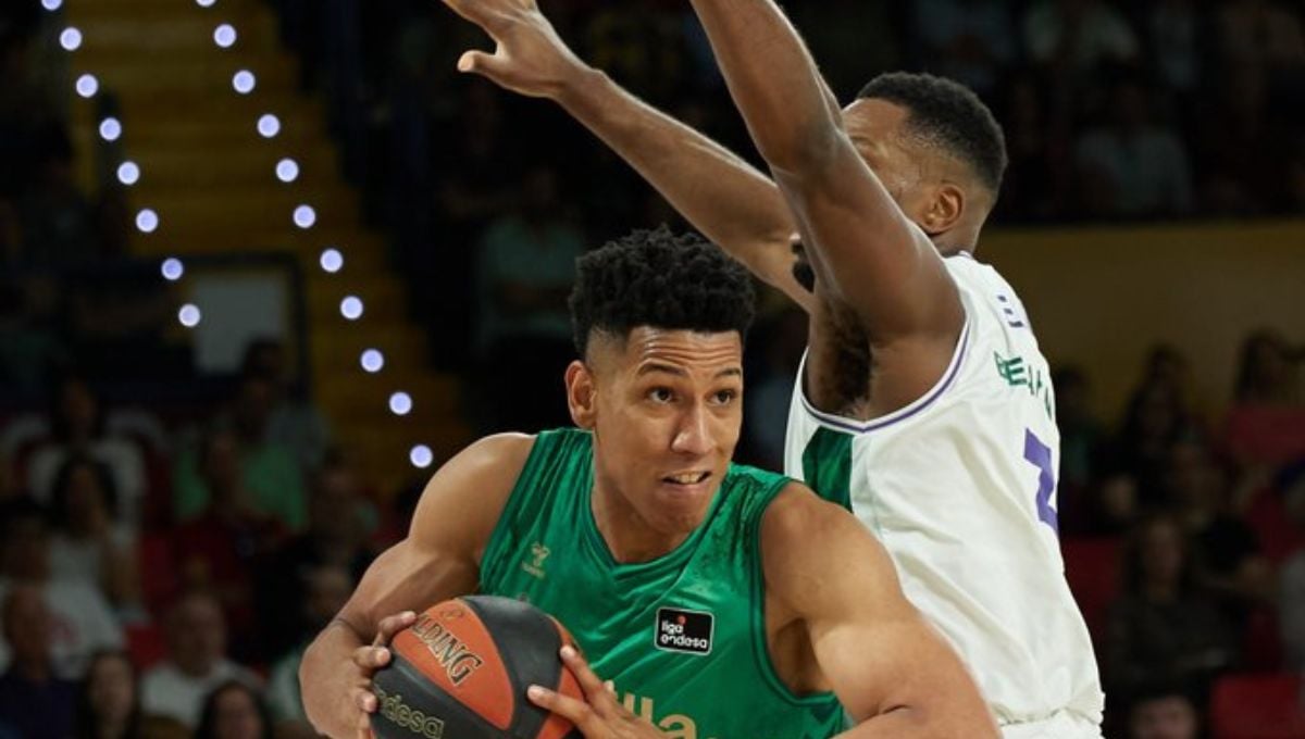 Real Betis 66-79 Unicaja: Los malagueños confirman el 'play off' a costa de hundir al conjunto betico