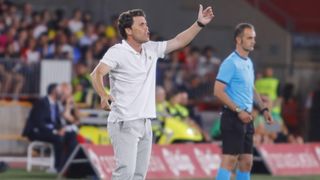 Rubi, crítico tras el partido ante el Sevilla: "No se han portado bien con nosotros"