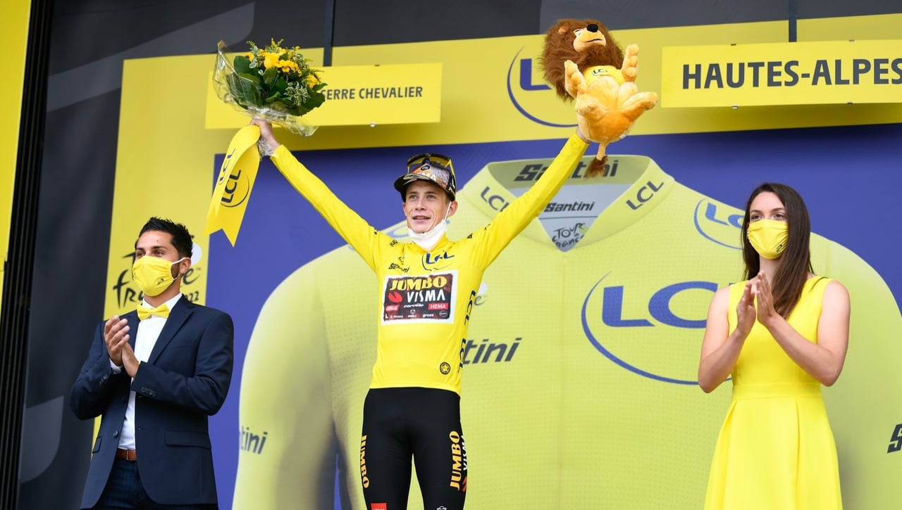 Histórico golpe de mano de Vingegaard, nuevo lider, en el Granon