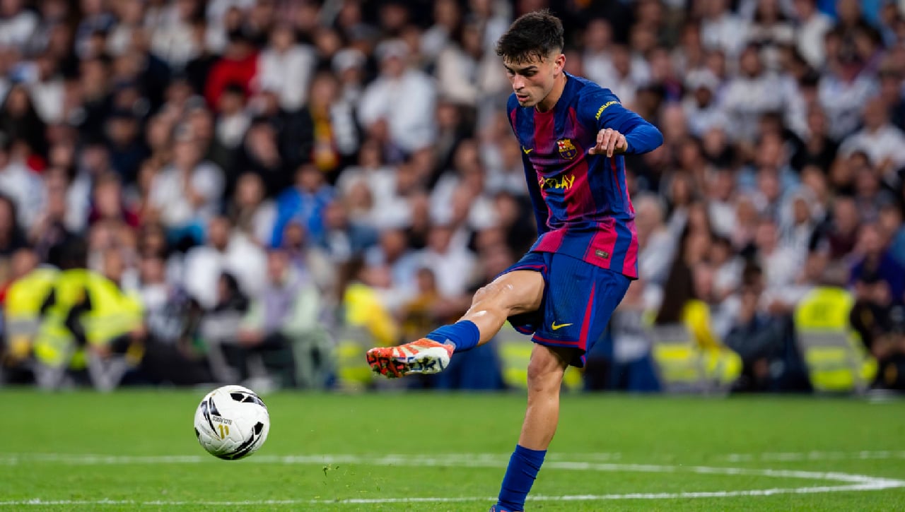Pedri acelera su recuperación y podría volver antes a un centro del campo muy mermado por las ausencias