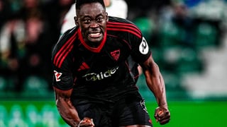 Elche 2-2 Sevilla: Akor Adams asoma por la mirilla con el descenso llamando a la puerta y la casa sin barrer  