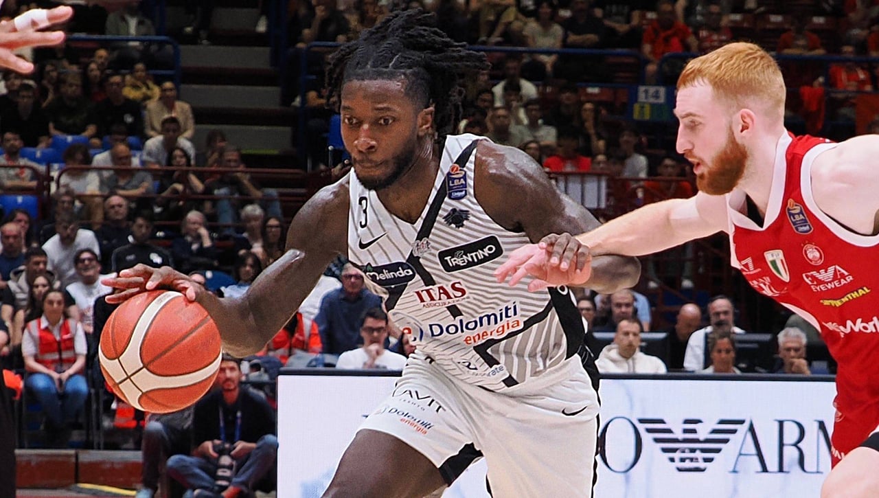 Lanzados para firmar a Myles Cale