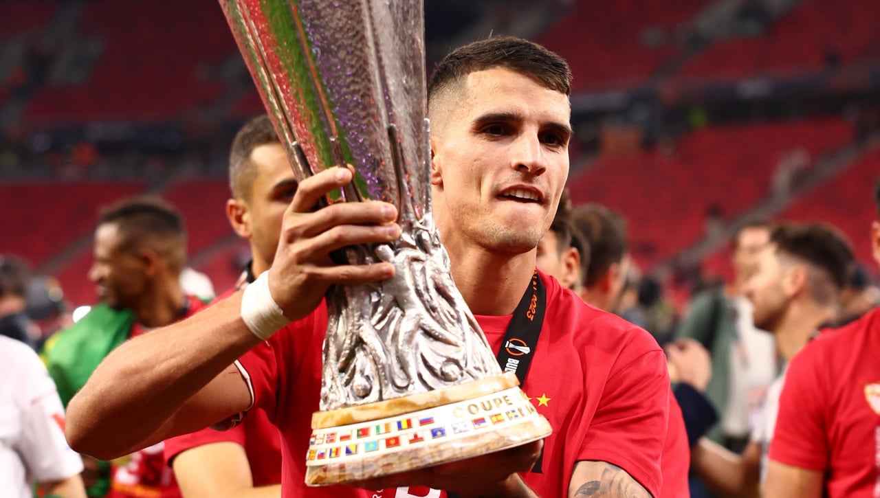 Lamela y el Sevilla se mandan mensajes de cariño con su continuidad en el aire