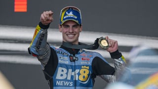 Aldeguer se lo quita a Marc Márquez en Aragón 