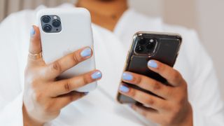 ¿Cambio de móvil? Los mejores teléfonos por menos de 300 euros, alternativas baratas al iPhone