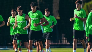 Pleno de efectivos en el Elche para visitar a un Barcelona plagado de bajas