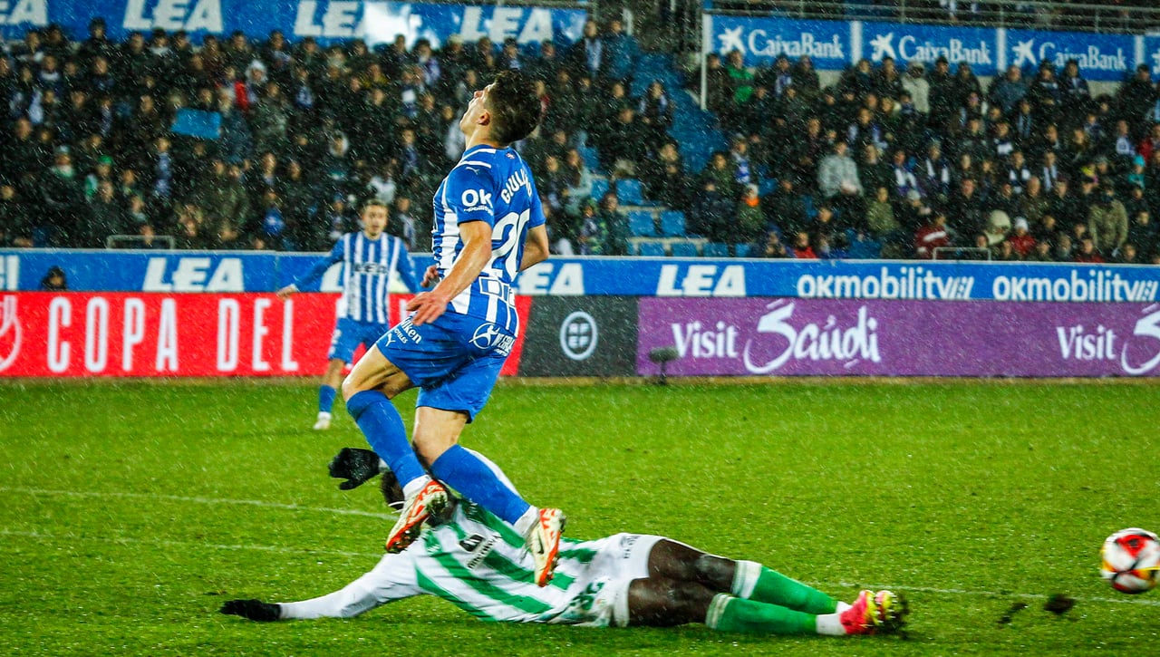 Un nuevo compañero para Pezzella que sí convence