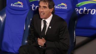 Guillermo Almada acepta al Oviedo y será el tercer entrenador de la temporada