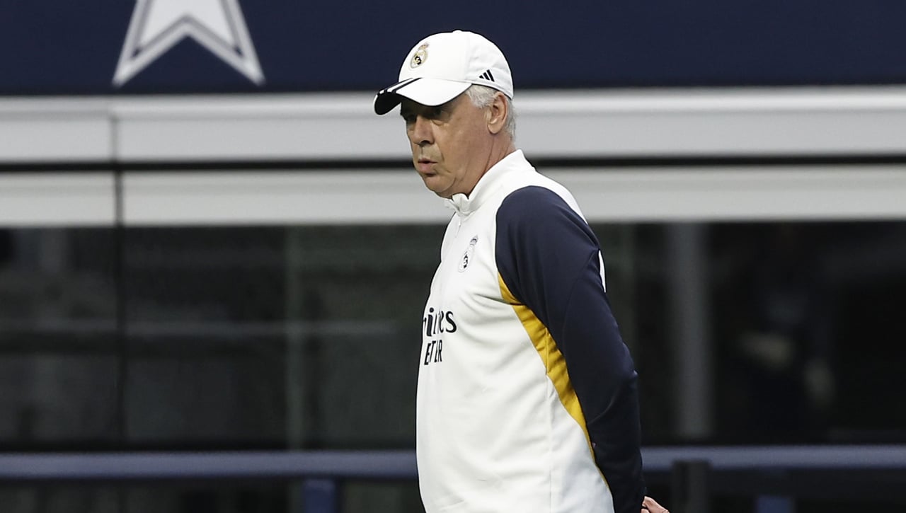 Ancelotti, con Bono como preferido, habla sobre si el Real Madrid fichará o no a un portero