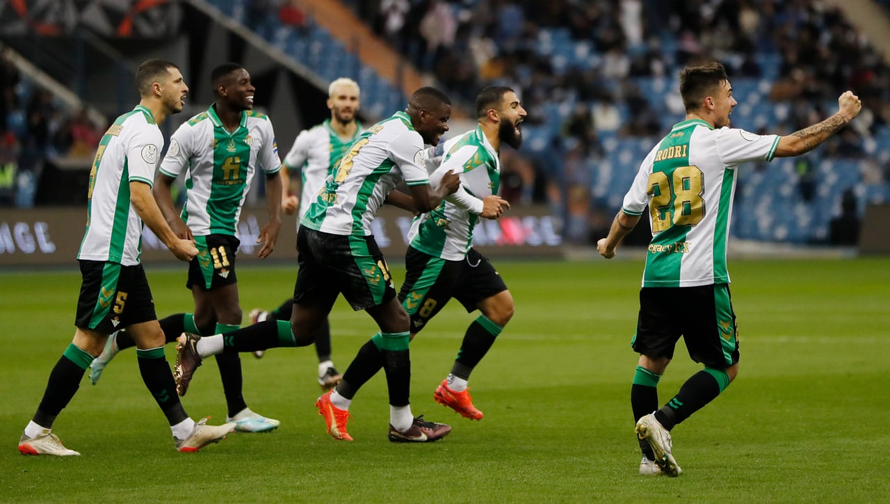 Tensa calma en el Betis ante la última semana del mercado: Fekir, Borja, Luiz Henrique...