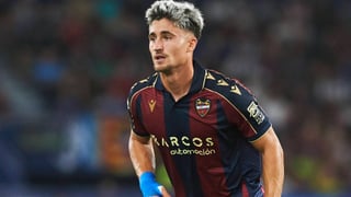 El Levante cierra a Iván Romero