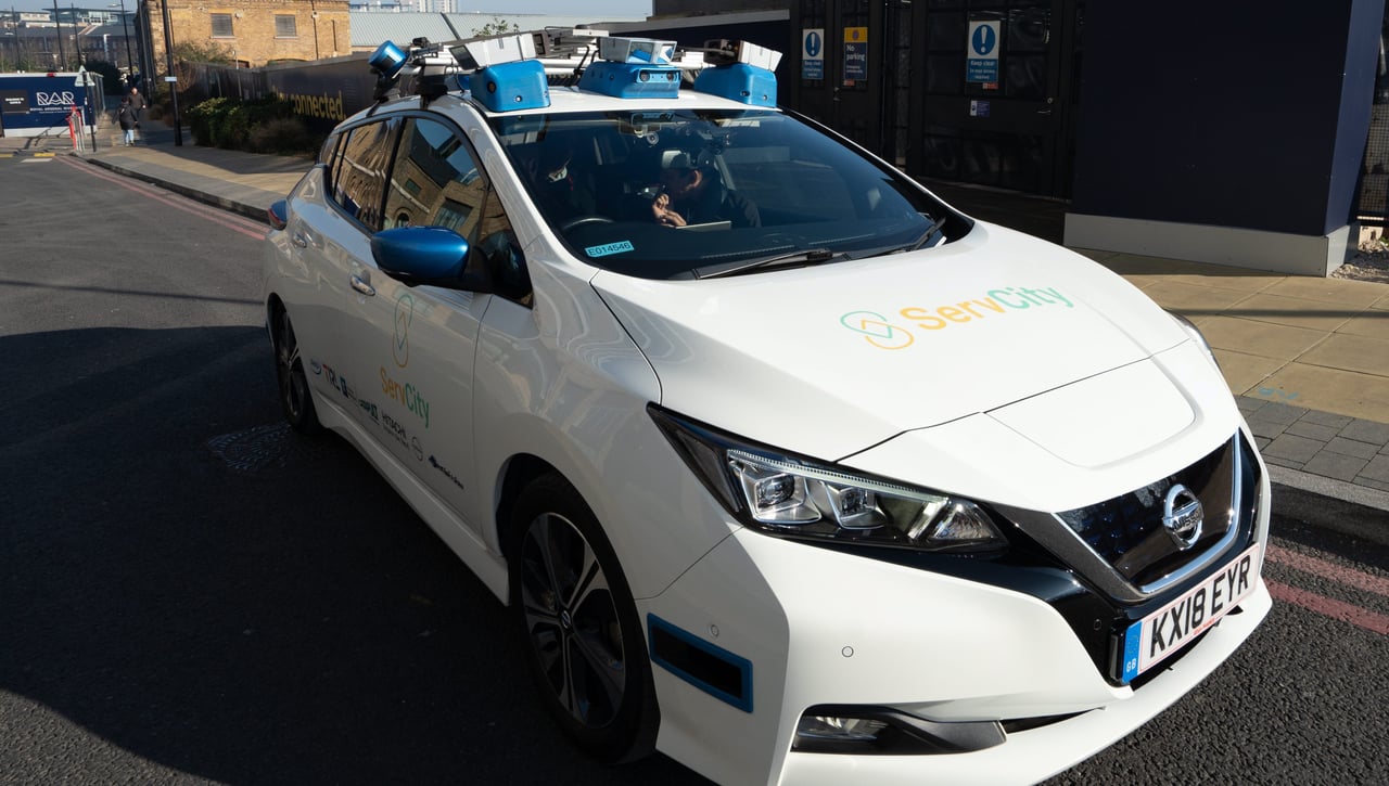 China pone en marcha su primer servicio de robotaxis sin conductor