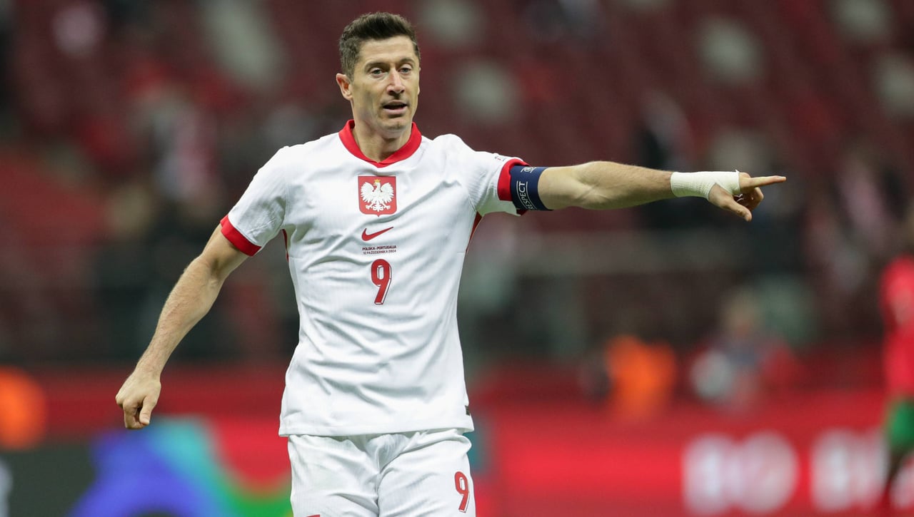 Lewandowski pone en vilo al Barça