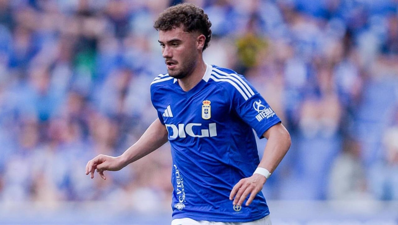 El Real Oviedo lo renueva y prepara su cesión