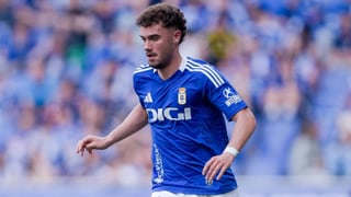El Real Oviedo lo renueva y prepara su cesión 