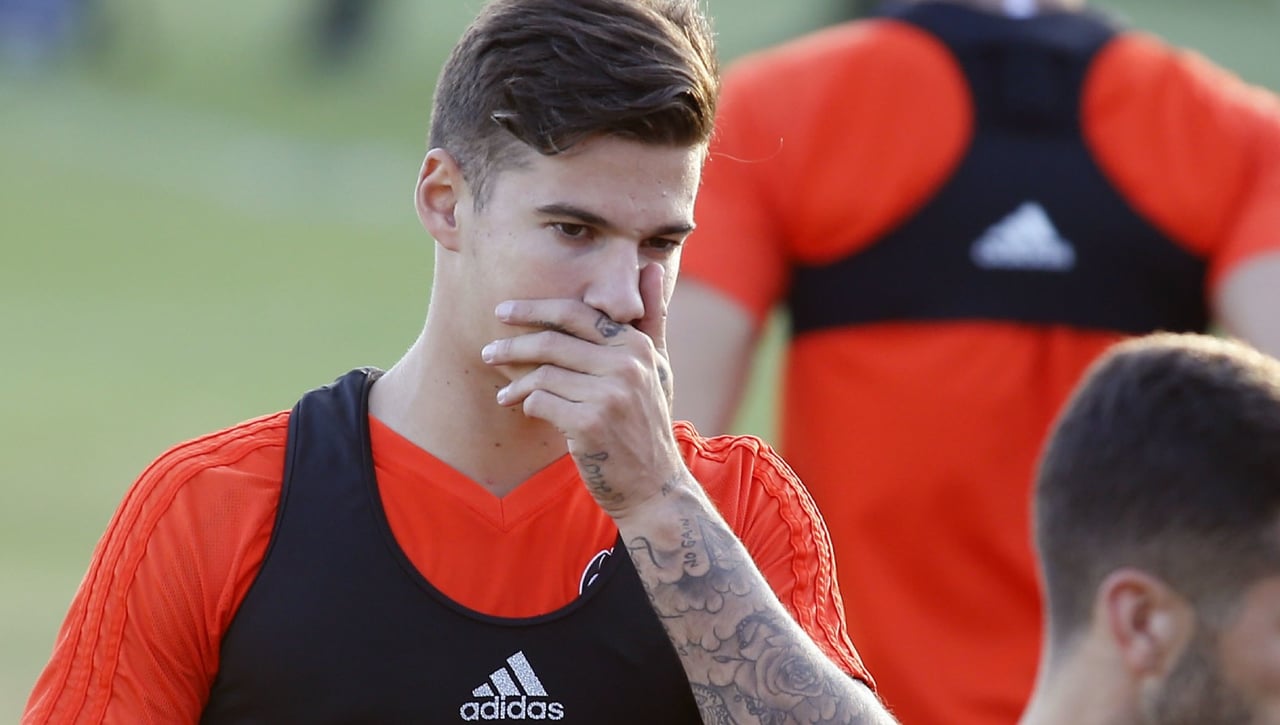 Aficionados impiden el fichaje de Santi Mina