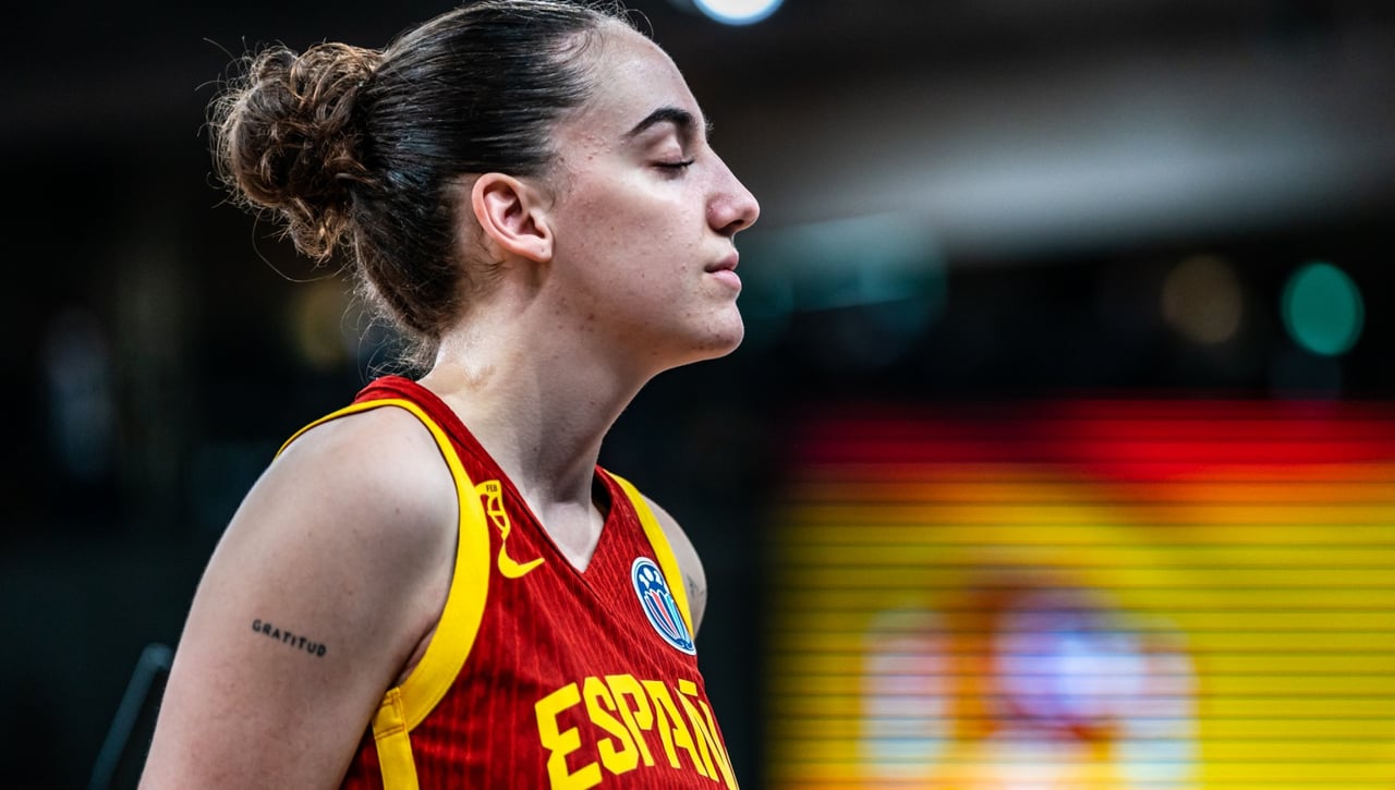 Forzada a abandonar la Selección española