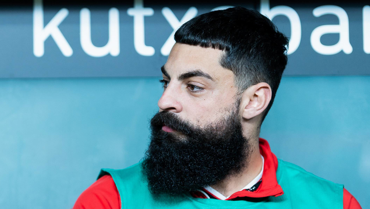 En Segunda división esperan el fichaje de Asier Villalibre