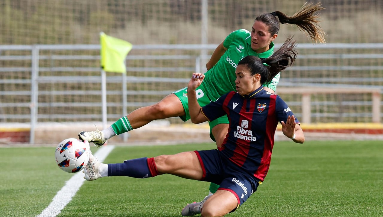 El potente Levante hace un siete al Betis y a su ex entrenadora