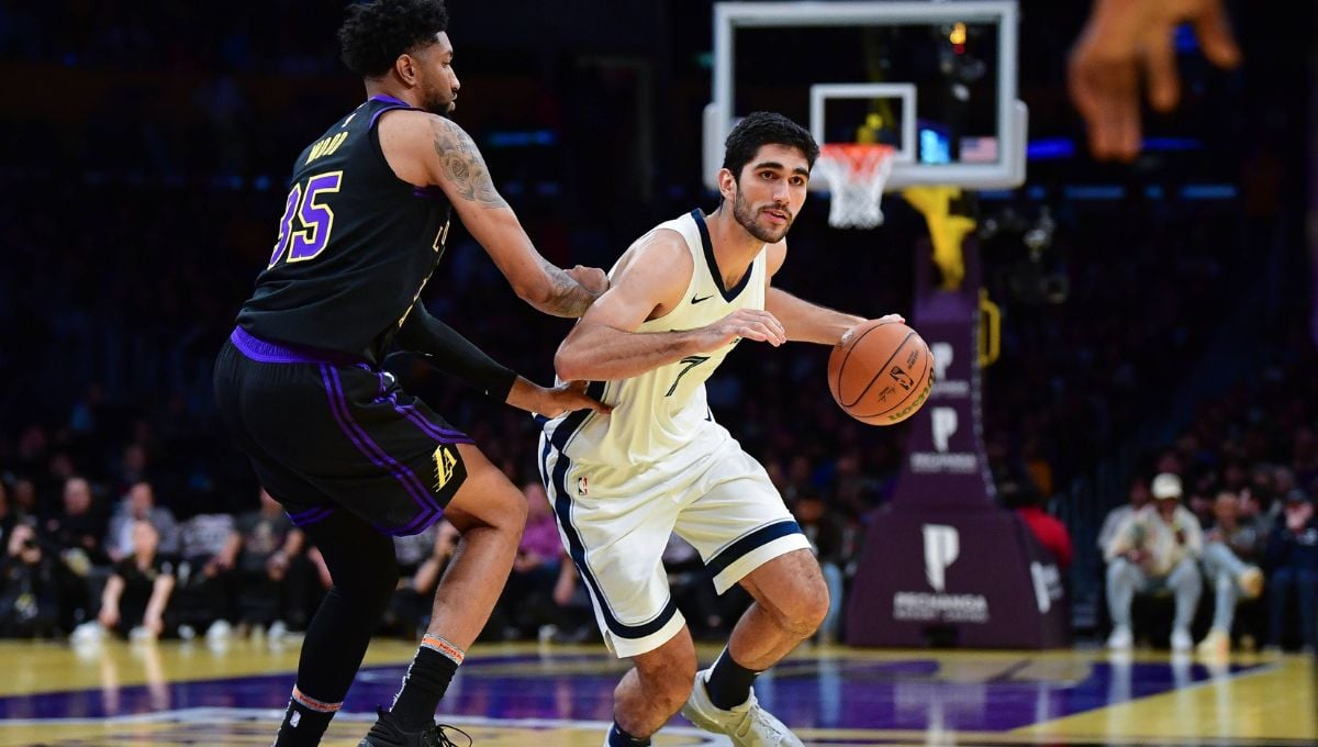 Santi Aldama se hace mayor: bronca con Anthony Davis, 24 puntos y un liderazgo insuficiente