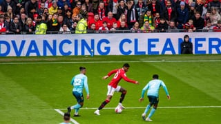 Pinchazo del United ante el colista y lesión de Garnacho antes de visitar al Betis