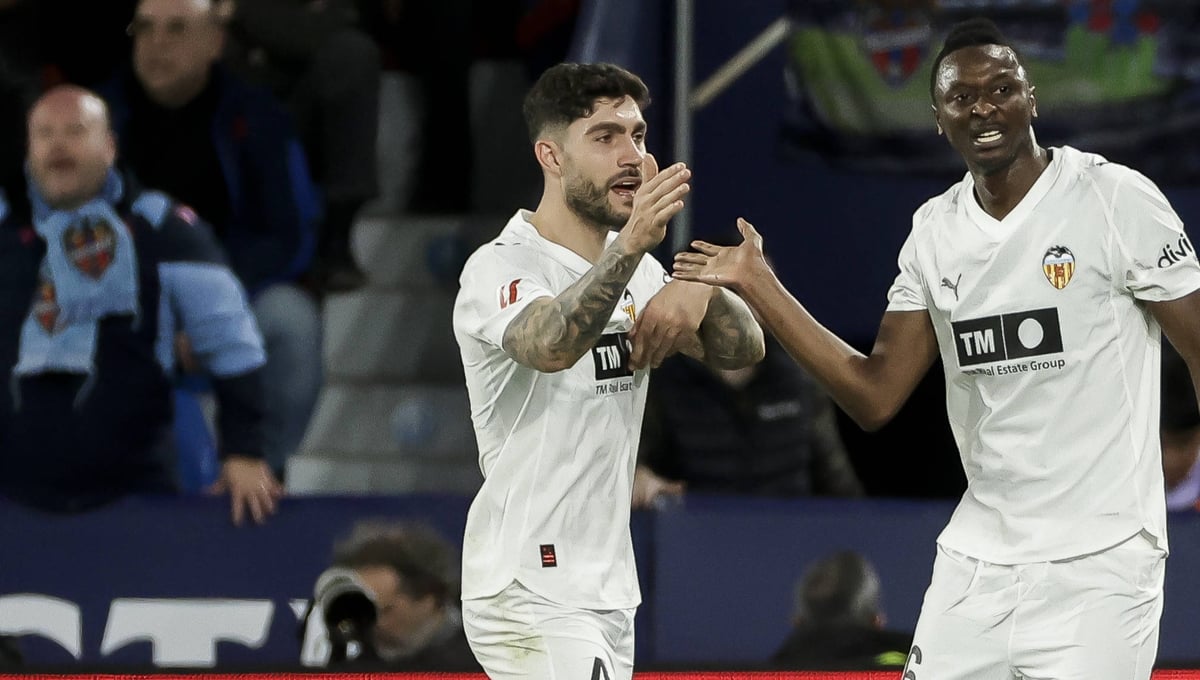 Unai Núñez, defensa del Valencia, se reivindica: "Estoy para lo que pida el míster"