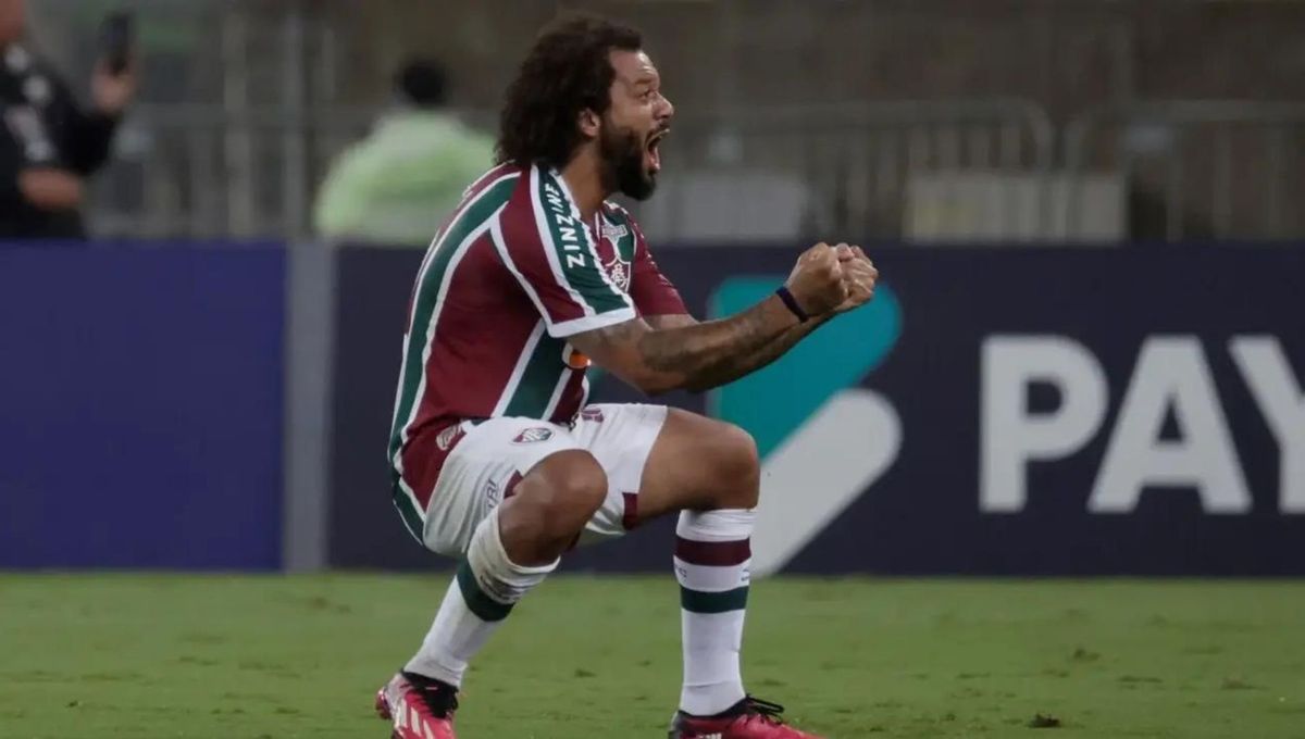 ¡Golazo de locos de Marcelo con el Fluminense!