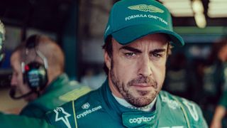 Fernando Alonso vuelve a saltarse las normas