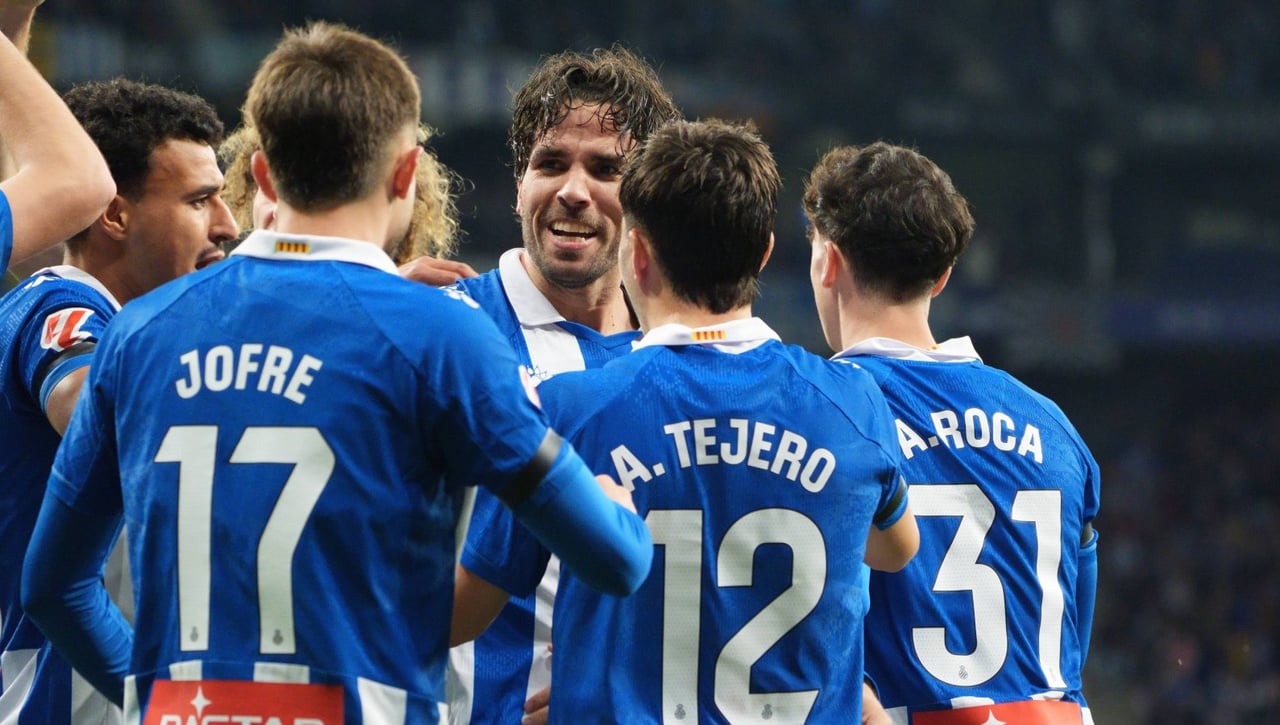 Plantilla completa del Espanyol en la temporada 2024-25. Todos los jugadores y entrenador del equipo perico