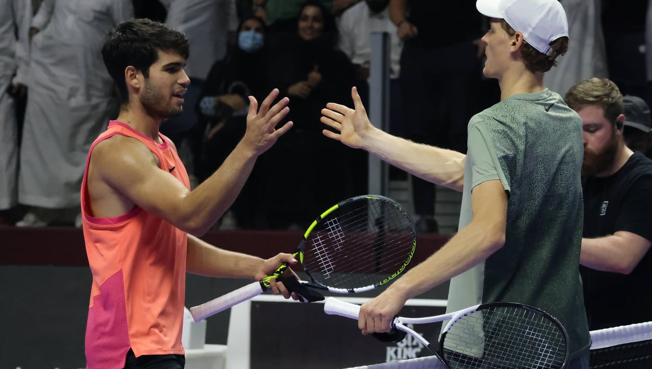 Carlos Alcaraz sale en defensa de Jannik Sinner
