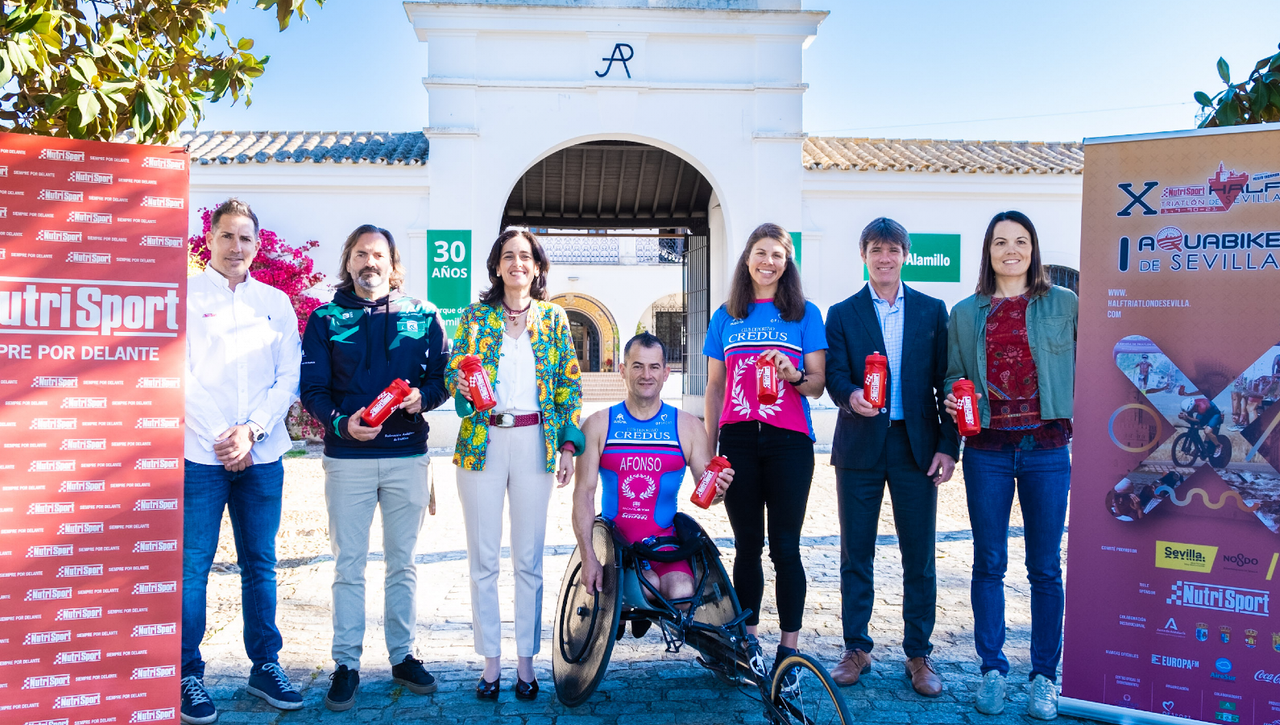 Sevilla celebra el X Half Triatlón con 600 deportistas de 50 provincias de toda España