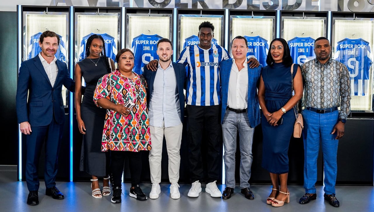 Samu Omorodion entierra el hacha de guerra