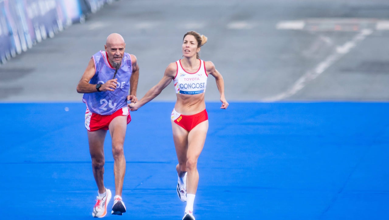 Estalla contra la organización después de quitarle la medalla