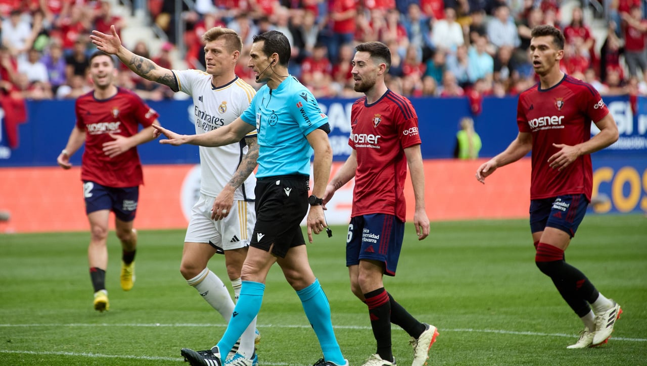 El Real Madrid, indignado, denuncia a Martínez Munuera