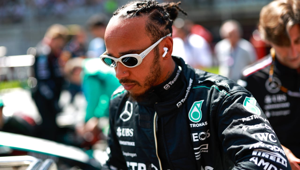 Hamilton apunta a Ferrari y ajusta cuentas con Fernando Alonso